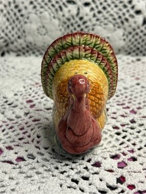 Single replacement ceramic Turkey salt/pepper shaker, Thanksgiving table